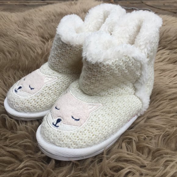 NWT Joe Fresh white fox winter slippers - size 9/10 - Picture 6 of 6